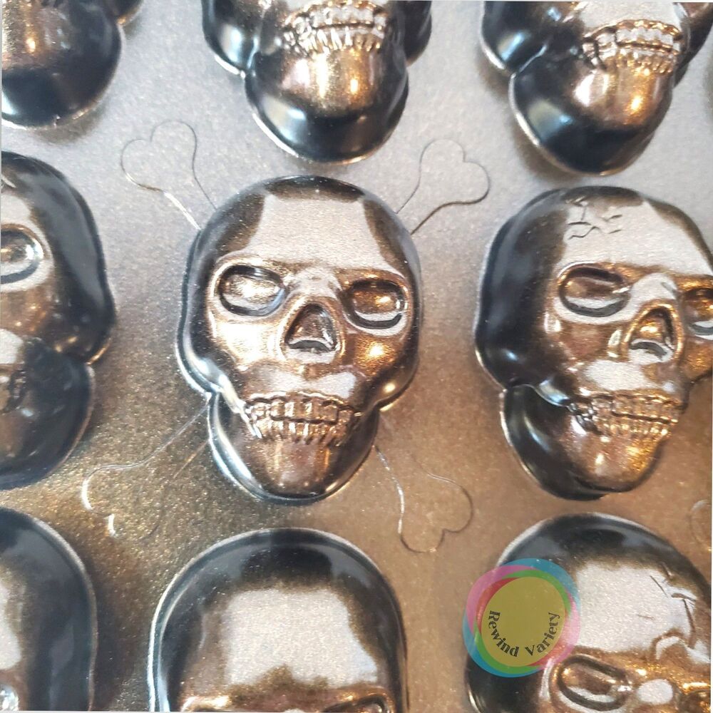 Nordic Ware Skull Bites Cakelet Pan Halloween NWT - Picture 7 of 16